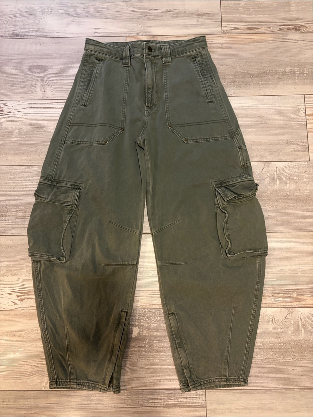 GAP Women’s Olive Green Utility Cargo Barrel Jeans Size 2
